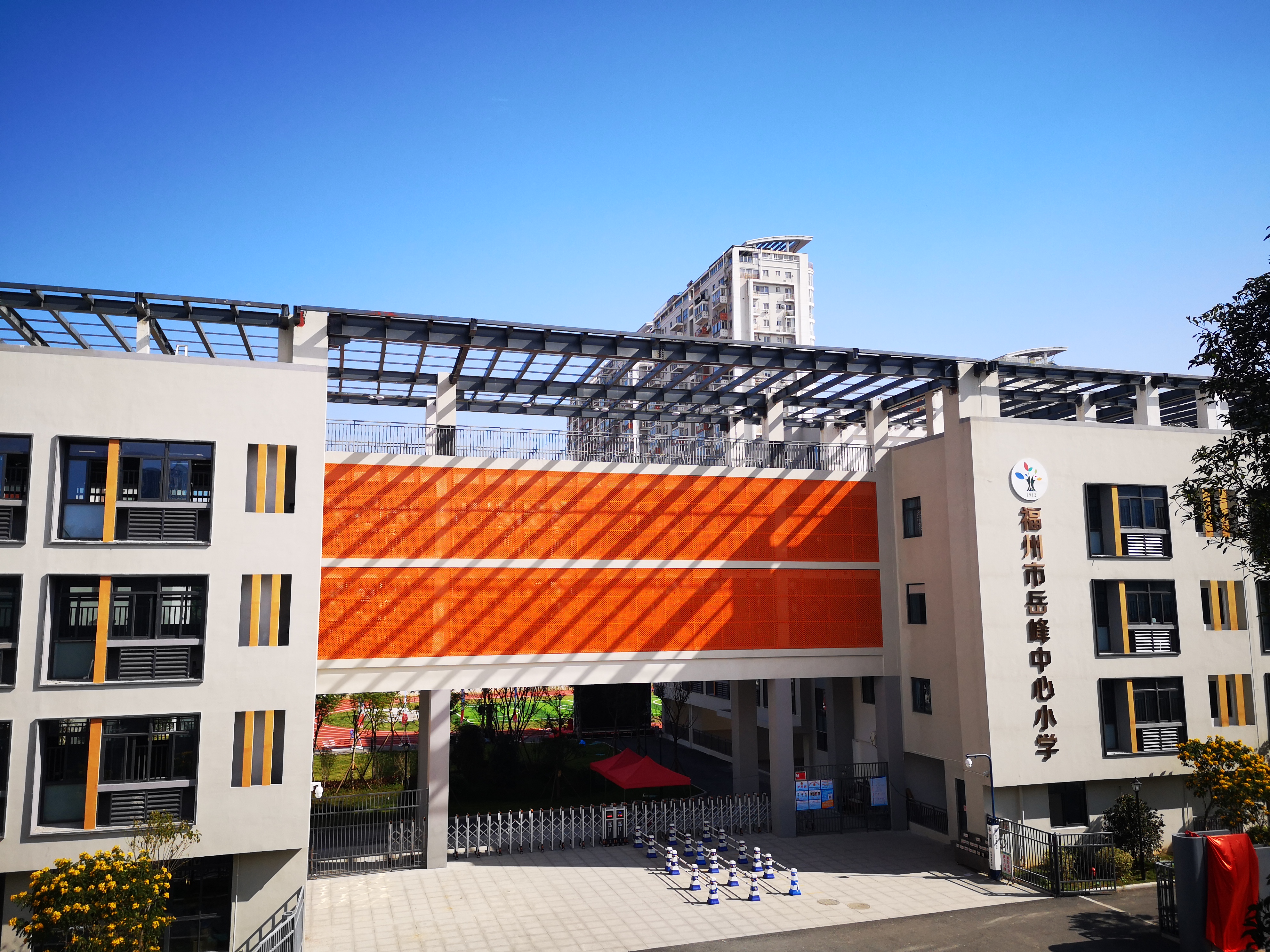 校门口